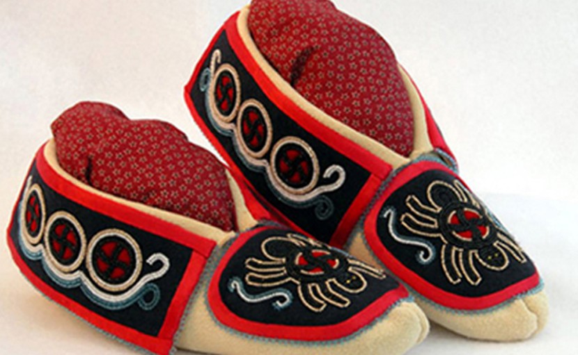 Fire Carrier's Moccasins